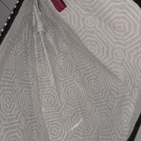 Buckhead Betties Echo Black Zipper Makeup Cosmetic Large & Small Bag Set NWT - Picture 7 of 12